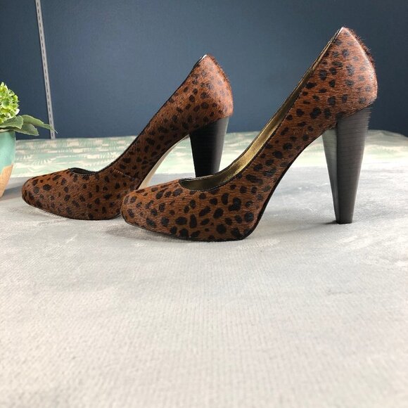 Banana Republic Faux Fur Cheetah Print Round Toe High Heel Pumps Sz 7.5 - Picture 2 of 10